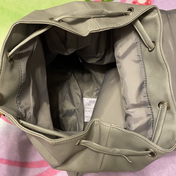 Gray Back pack - Picture 3 of 4